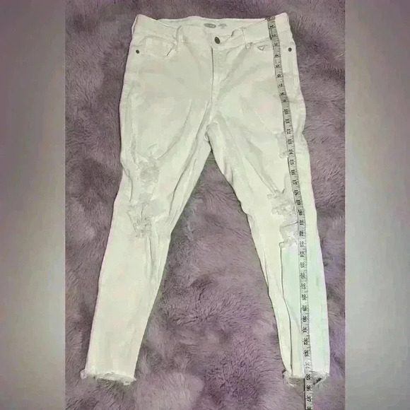 Old Navy 12 White Distressed Jeans - Picture 5 of 8
